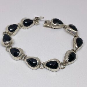 VINTAGE 925 silver and onyx bracelet made in Mexico pear/oval shape links 20’